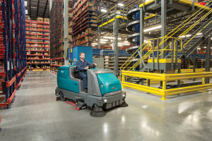 Thumbnail Tennant M17 Industrial Scrubber/Sweeper Combination Machine