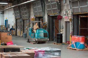 Thumbnail Tennant M20 Industrial Scrubber/Sweeper Combination Machine